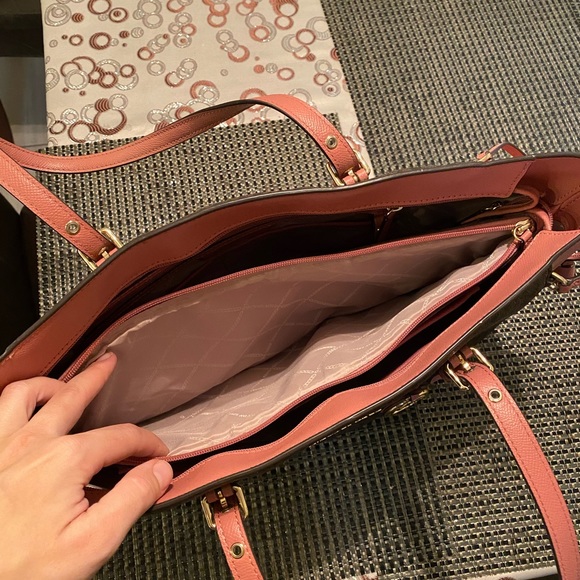 Michael Kors bag - Picture 7 of 8